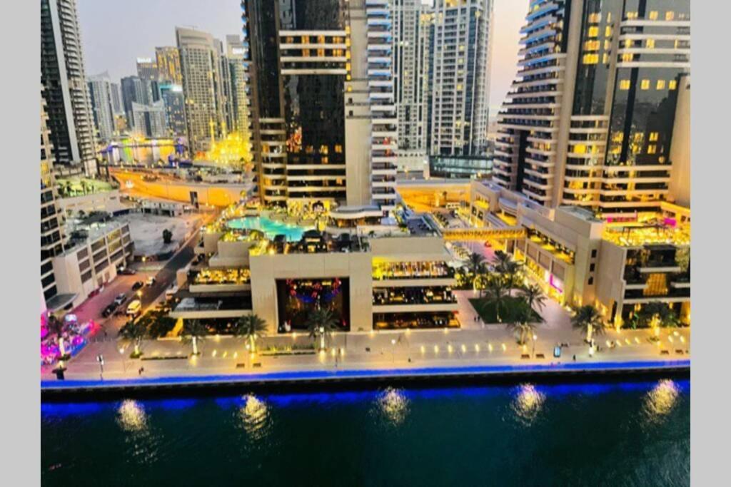 Cayan Tower Luxury Apartment With Sea View Dubai Exterior photo