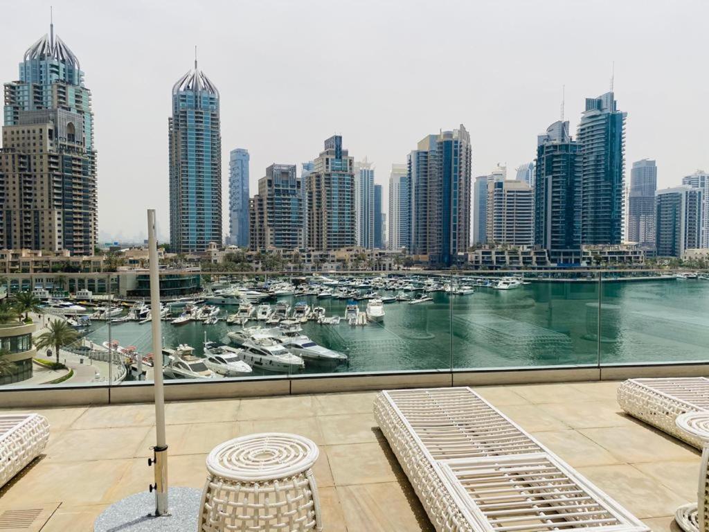 Cayan Tower Luxury Apartment With Sea View Dubai Exterior photo