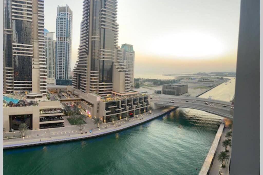 Cayan Tower Luxury Apartment With Sea View Dubai Exterior photo