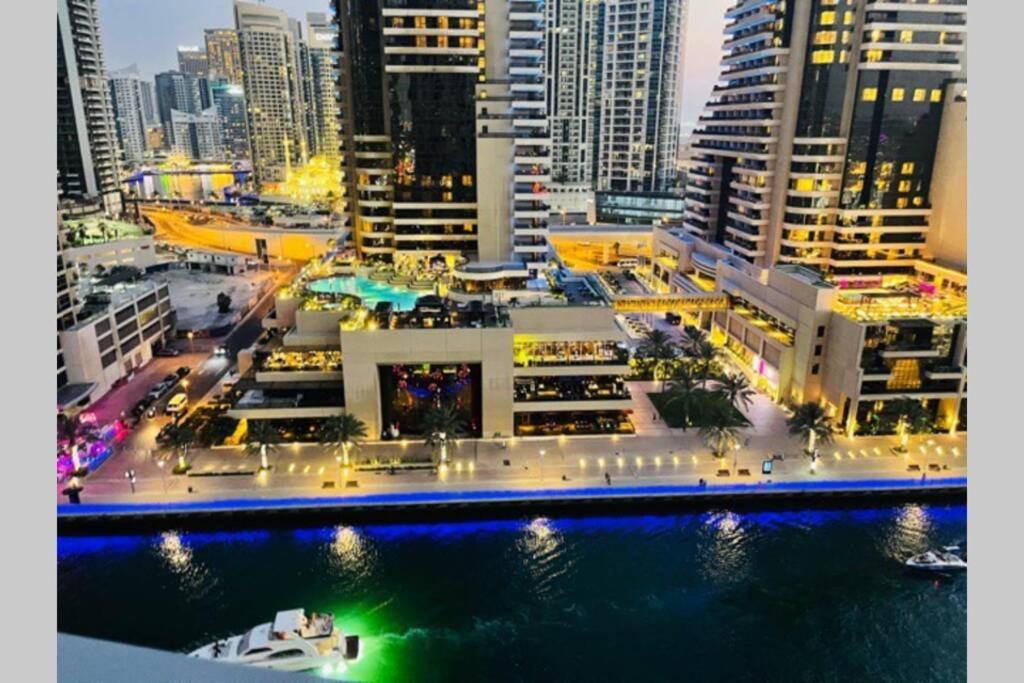 Cayan Tower Luxury Apartment With Sea View Dubai Exterior photo